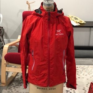 Arc’Teryx Paclite Shell Zeta SL Small Red Rain